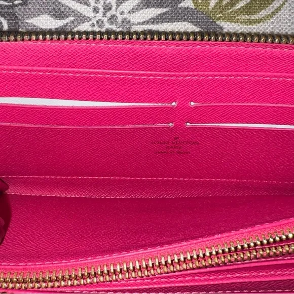 Louis Vuitton Black Multicolor Monogram Wallet. - Picture 13 of 15